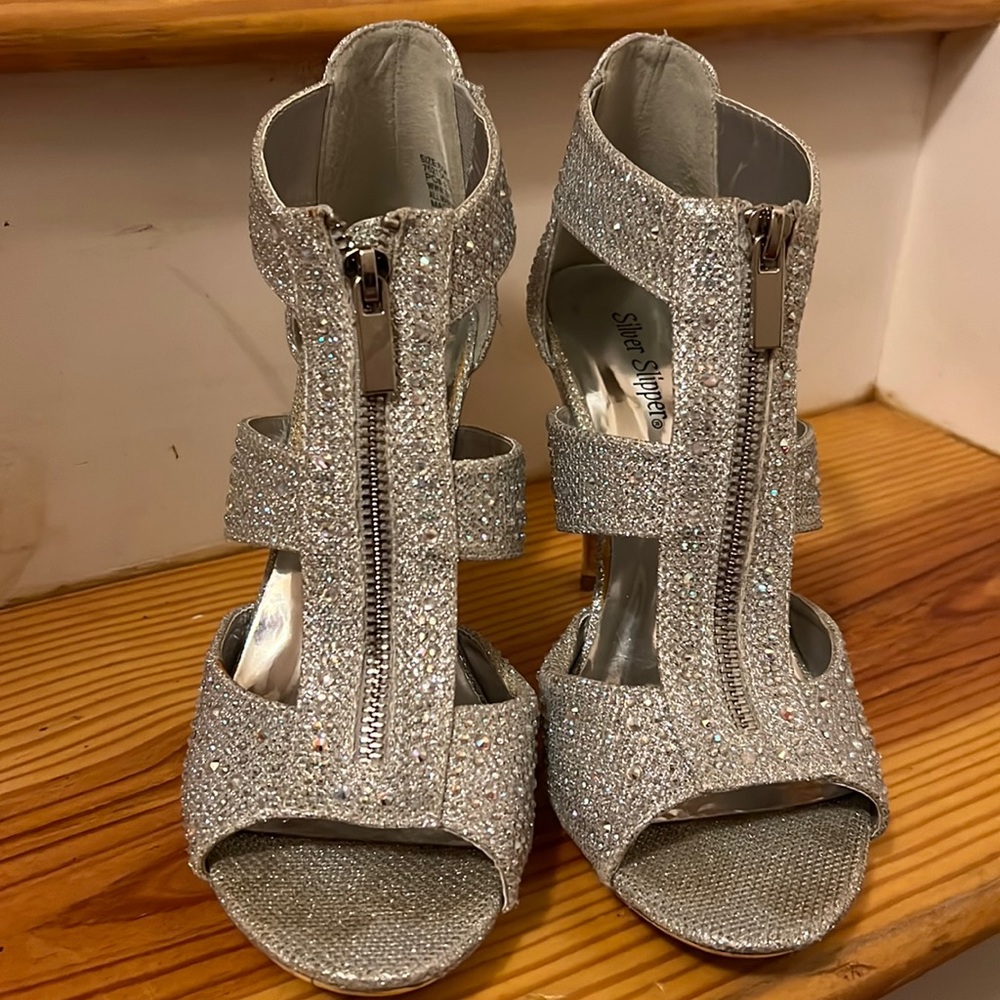 Silver trendy prom style sandals